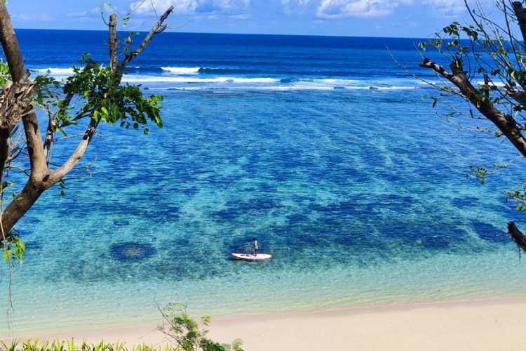 Keindahan Pantai Gunung Payung di Bali, Lokasi Terbaik untuk Berenang dan Main Kano