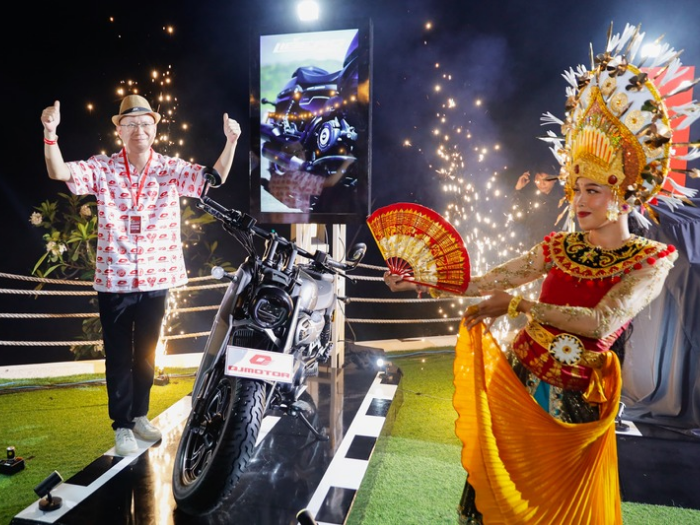 QJMOTOR Luncurkan 4 Motor Baru: Cruiser, Skutik Adventure sampai Touring 700cc