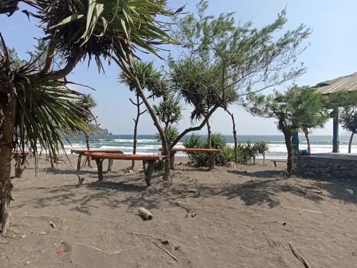 5 Pantai Terbaik di Jember yang Wajib Masuk Daftar Liburan Sekolah