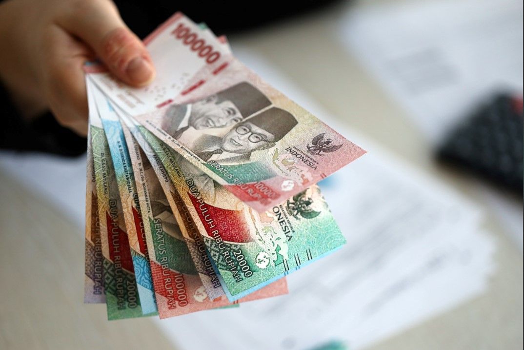 Rupiah Diperkirakan Melemah Terhadap Dolar Imbas Perang Iran Vs Israel