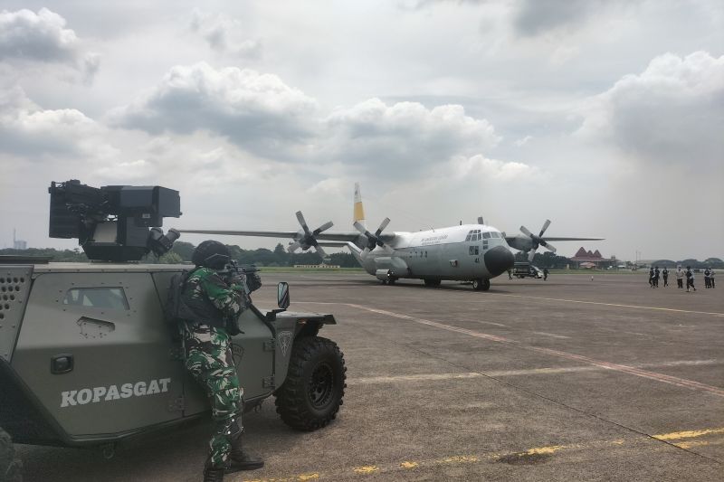 Kopasgat TNI AU Diterjunkan Evakuasi 442 Penumpang Saudi Airlines Akibat Ancaman Bom