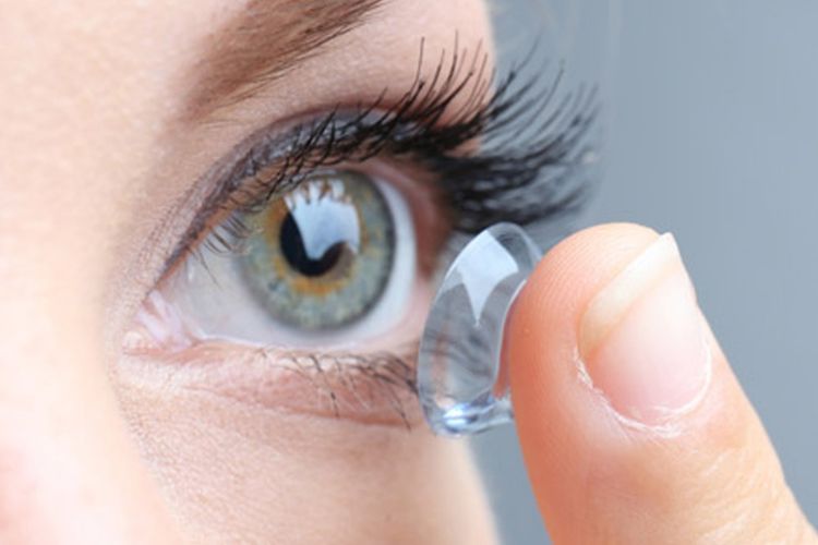 Tips Hindari Infeksi Mata Akibat Penggunaan Softlense