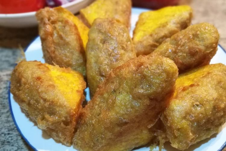 Gurihnya Tahu Bakso Ayam Disantap Dengan Saus Tomat, Cobain Yuk