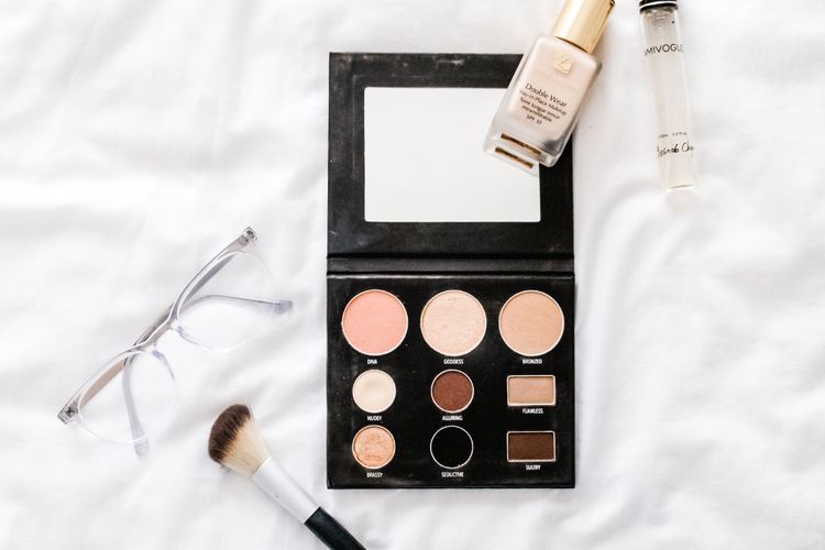 Tips Beli Makeup Lewat Jastip