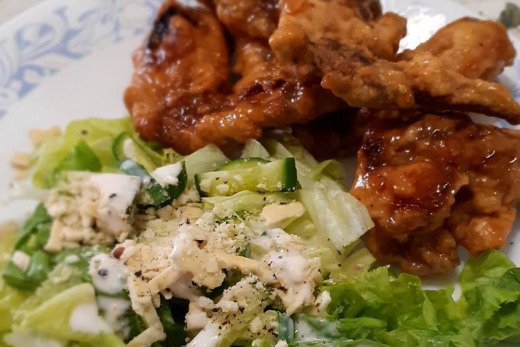 Honey Butter Chicken With Salad Ala Korea, Ini Resepnya