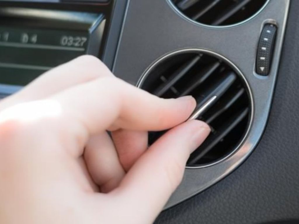 Pendingin Keluarkan Suara, Kenali 5 Ciri-Ciri Freon AC Mobil Habis yang Harus Kamu Ketahui