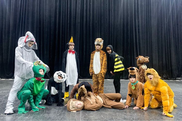Koreografi Lucu dan Menggemaskan dari X1 Edisi Halloween 
