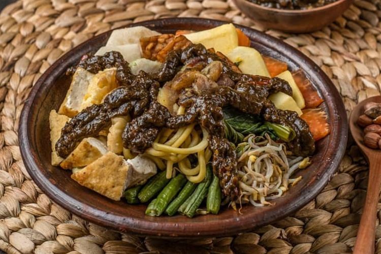 Kuliner Jawa Timur, Resep Rujak Cingur yang Mantap Tenan Rek!