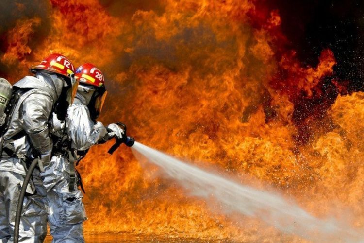 Akibat Kebakaran Besar, Ribuan Warga New Jersey Hidup Tanpa Listrik