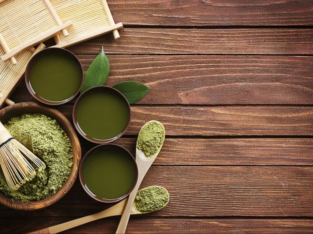 Perbedaan Matcha dan Teh Hijau Biasa, Mana yang Lebih Sehat?