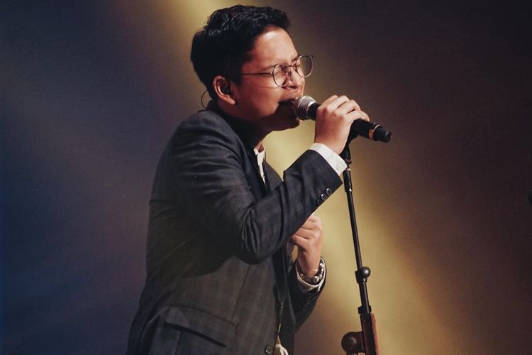 Adikara Fardy Bahas Cinta yang Menyenangkan di 'Fly Away'