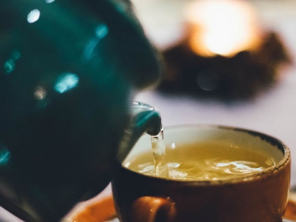 7 Minuman Penyegar Otak: Bantu Fokus, Ingat Lebih Tajam, dan Cegah Alzheimer