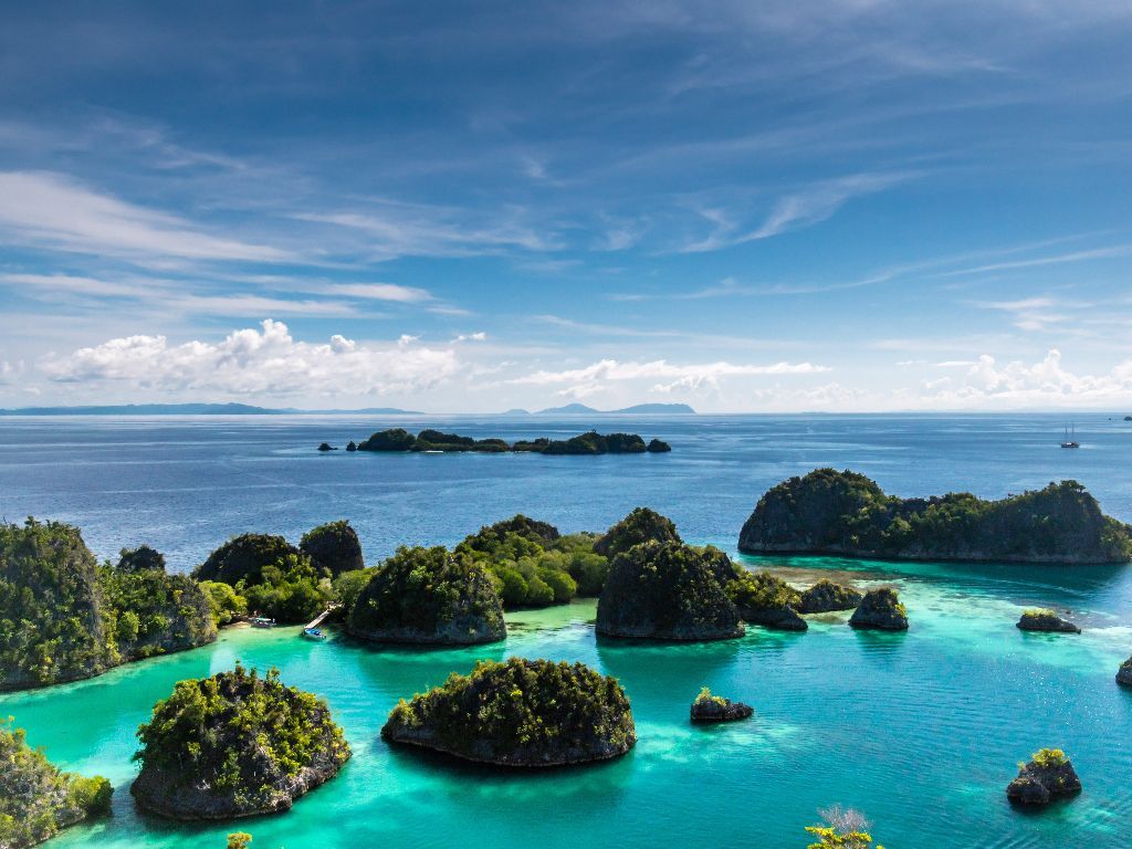 9 Tempat Wisata di Raja Ampat Terbaru 2025 Cocok Untuk Liburan