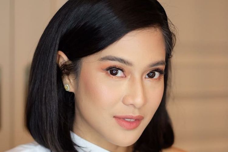 Intip Pesona Dian Sastro saat Photoshoot, Cantik Paripurna!