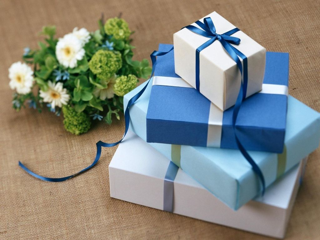 Surganya Berburu Hadiah Unik untuk Orang Terkasih