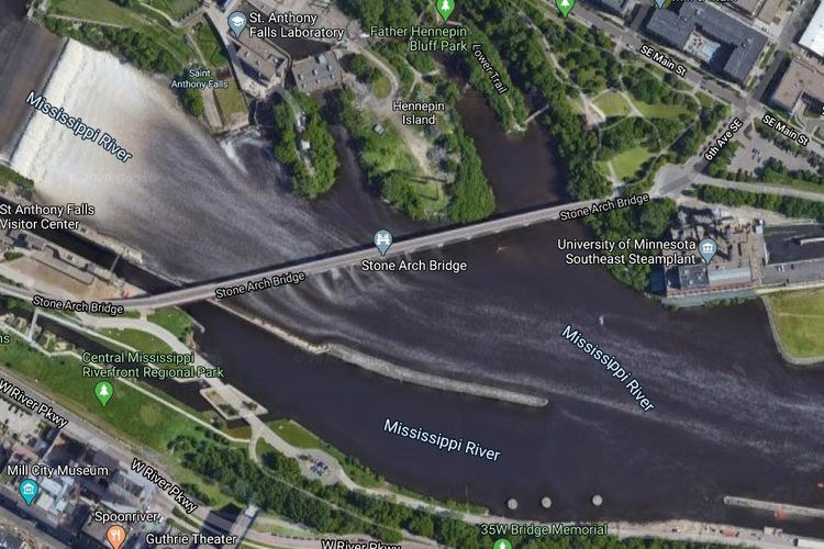 Pria Ini Nyemplung ke Sungai Mississippi Karena Ikuti Arah Google Maps