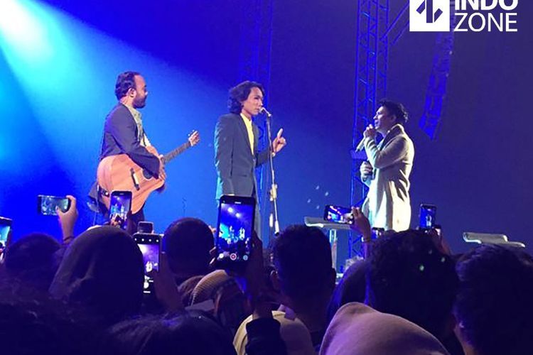 Aksi Fourtwnty dan Najwa Shihab di Konser Noah Mencari Cinta