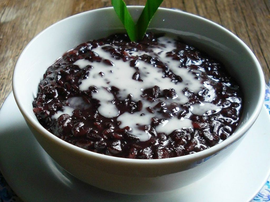 17 Ide Nama Usaha Bubur Ketan Hitam yang Unik, Bikin Lapak Kamu Makin Laris Manis!