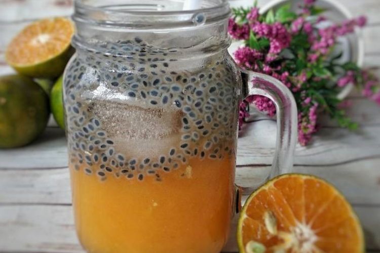 Mudah Dibuat di Rumah, Cobain Resep Es Jeruk Selasih