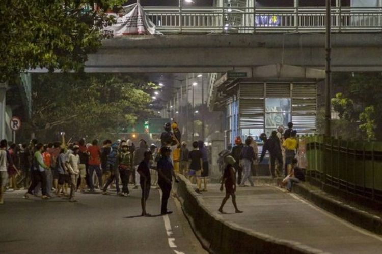 Tawuran Pelajar Pecah di Bekasi, 1 Remaja Tewas