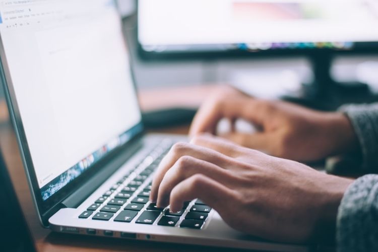 5 Kelebihan dan Kekurangan Kerja dari Rumah (Work from Home)
