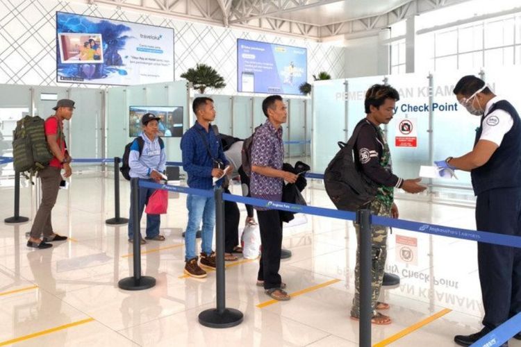 Cegah Covid-19 Meluas, Bandara Ahmad Yani Terapkan 'Social Distancing'