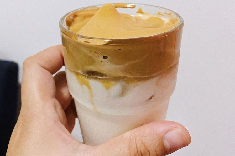 Berikut Cara Bikin Dalgona Coffee, Minuman Kopi Berbusa yang Lagi Viral di Korsel