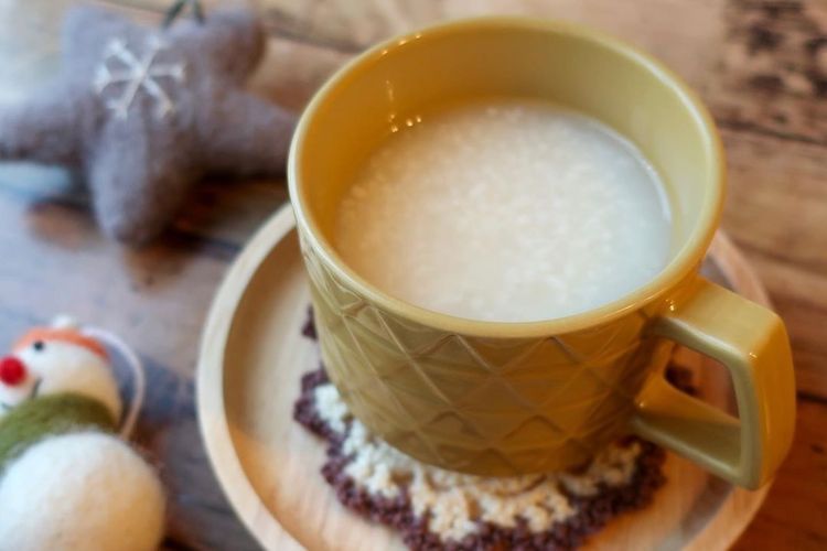 Selain Sake, Jepang Juga Punya Minuman Fermentasi Amazake, Ini Perbedaannya!
