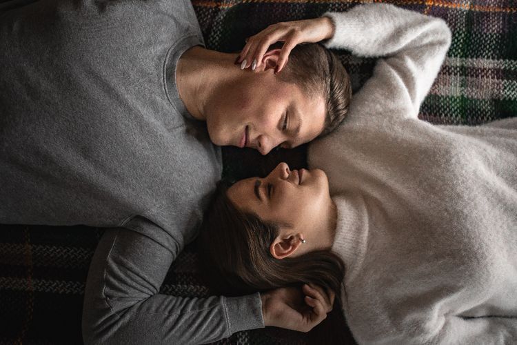 Berikut Tips Foreplay yang Harus Kamu Coba Sebelum Bercinta Malam Ini