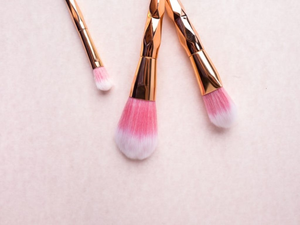 Jangan Asal, Ini Cara Merawat Brush Makeup agar Higienis dan Awet
