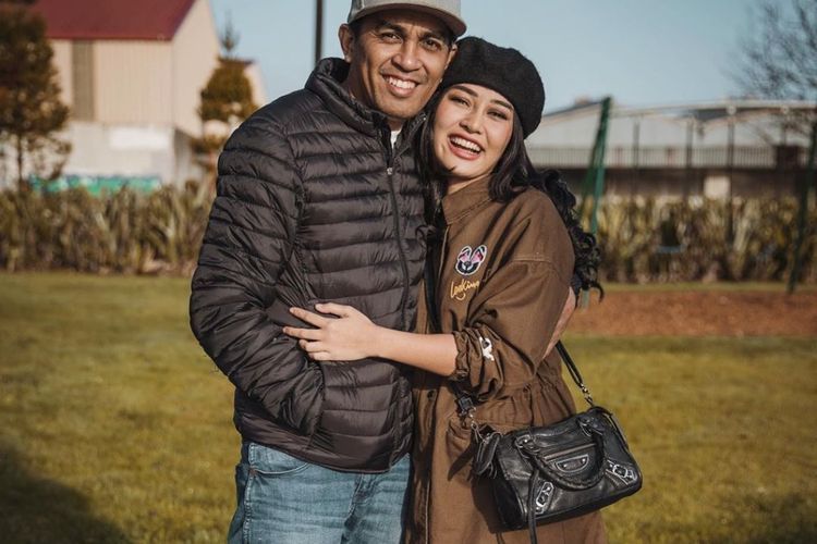 Ungkapan Kerinduan Mutia Ayu Pada Glenn Fredly: Kangen Kamu, Rasa Ini Tak Pernah Selesai 