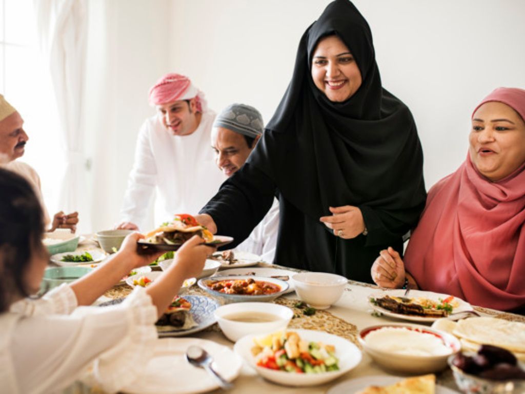Agar Puasa Lancar, Hindari 8 Makanan yang Bikin Cepat Lapar Ini