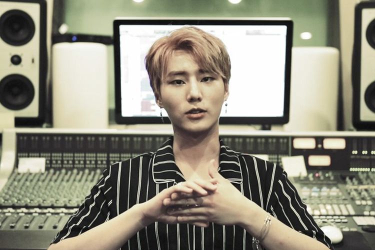 Young K DAY6 Nyanyikan Lagu Noah 'Separuh Aku' di Siaran Langsung Vlive
