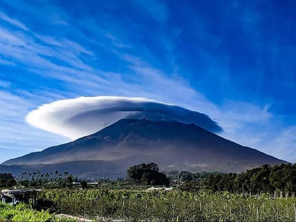 Mitos Gunung Lawu, Tempat Raja Majapahit Brawijaya Bertapa