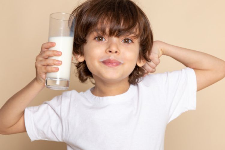 Benarkah Konsumsi Susu Bisa Menambah Tinggi Badan?