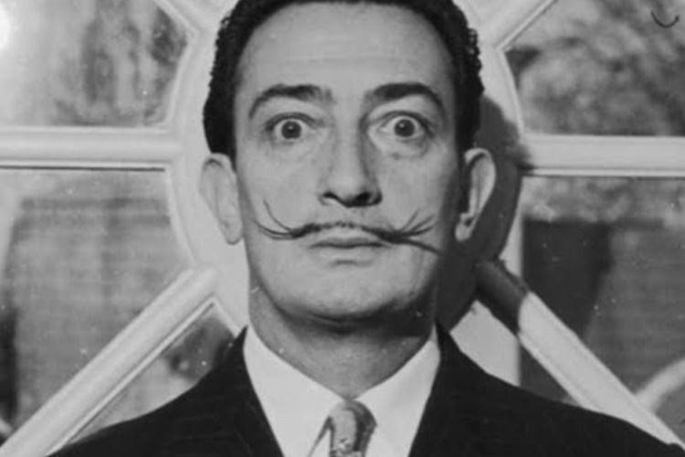 Salvador Dali, Pelukis Surealis Asal Spanyol 