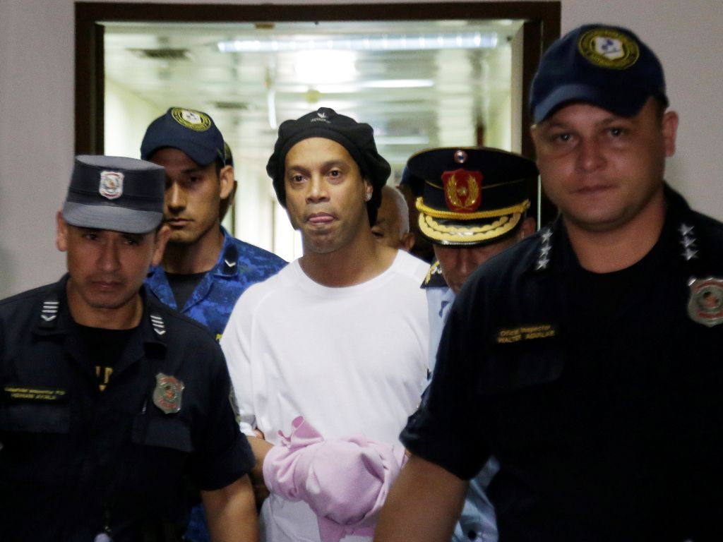 5 Pesepak Bola Top Dunia yang Pernah Dipenjara, Ada Ronaldinho dan Maradona!