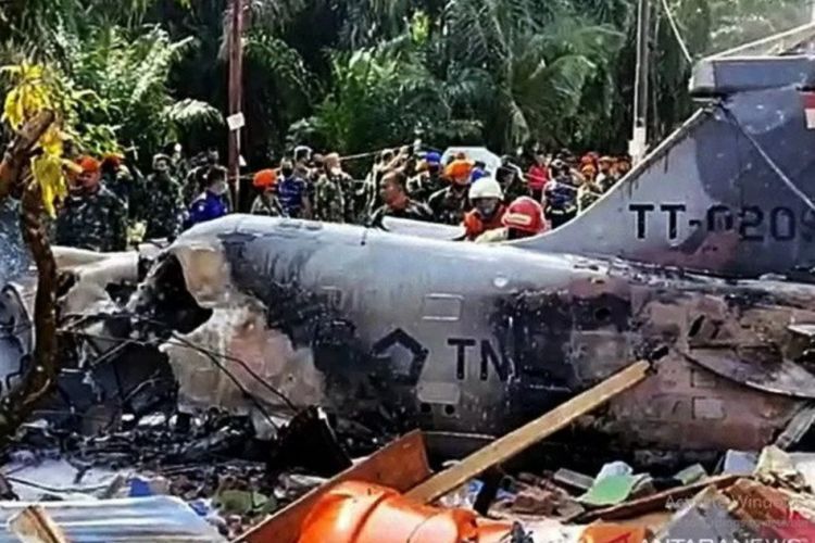 Cerita Warga yang Rumahnya Ditimpa Pesawat Jatuh, 