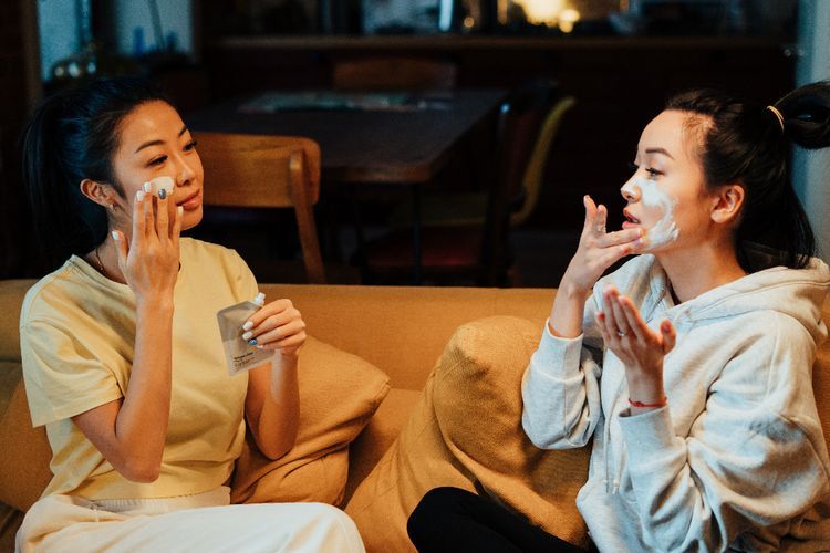 Gunakan Skincare Anti Aging pada Kulit Remaja, Ini Bahaya yang Harus Diperhatikan