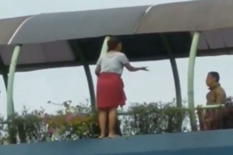 Viral Wanita Nekat Loncat dari JPO Margonda, Ternyata Ibu Anak 3 Cari Suami Kawin Lagi