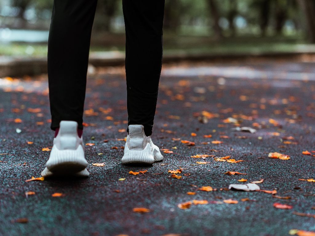 Silent Walking: Manfaat Jalan Kaki untuk Kesehatan Mental