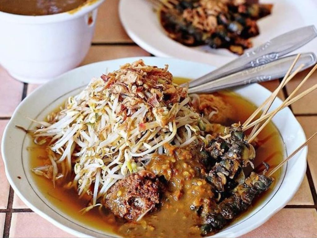 Lontong Balap, Makanan Surabaya yang Bikin Lupa Diet