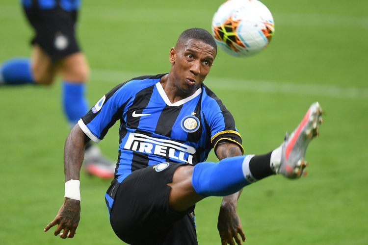 Ashley Young Pede Musim Ini Inter Sabet Satu Trofi