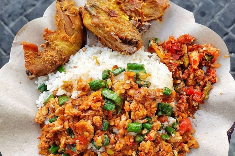 Mencicipi Kelezatan Kuliner Super Pedas Nasi Tempong Khas Banyuwangi