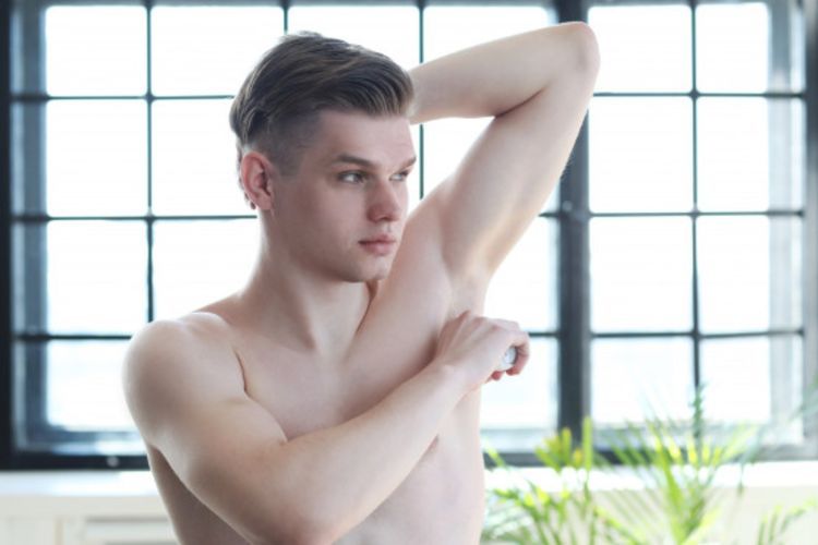 Ini Alasan Deodoran Dapat Bantu Atasi Masalah Bau Badan