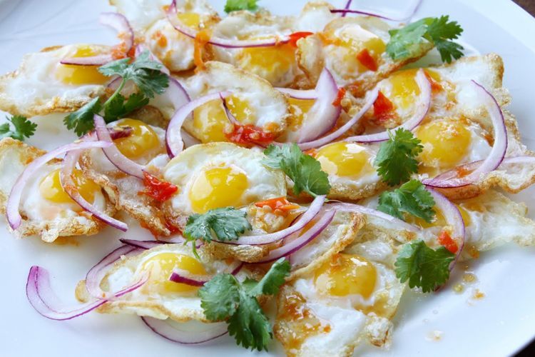 Sarapan Spesial Pakai Salad Telur Goreng Thailand, Ini Resepnya