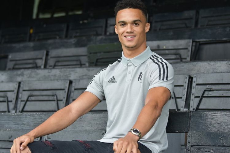 Fulham Resmi Dapatkan Tanda Tangan Bek Wigan Antonee Robinson