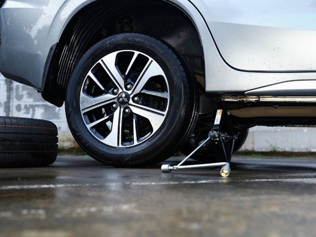5 Keuntungan Spooring Balancing Ban Mobil yang Harus Dilakukan, Nyetir Jadi Lebih Aman!