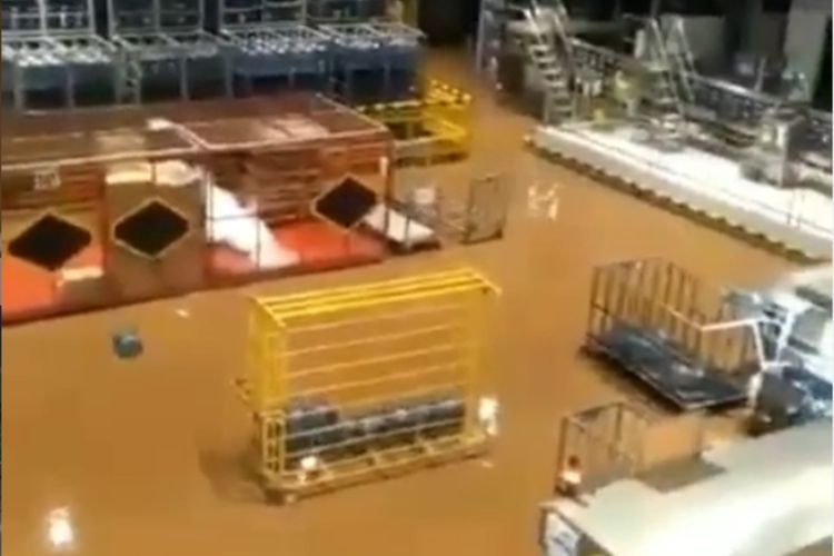 Viral Penampakan Pabrik Aqua di Sukabumi Berubah Jadi Air Cokelat Pasca Diterjang Banjir