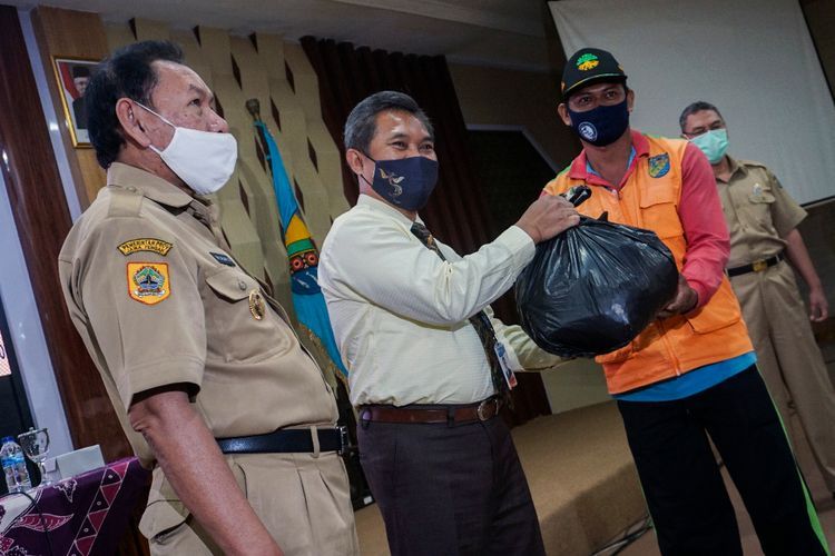 FOTO: Program Sosial Paket Sembako Bank Indonesia Tegal